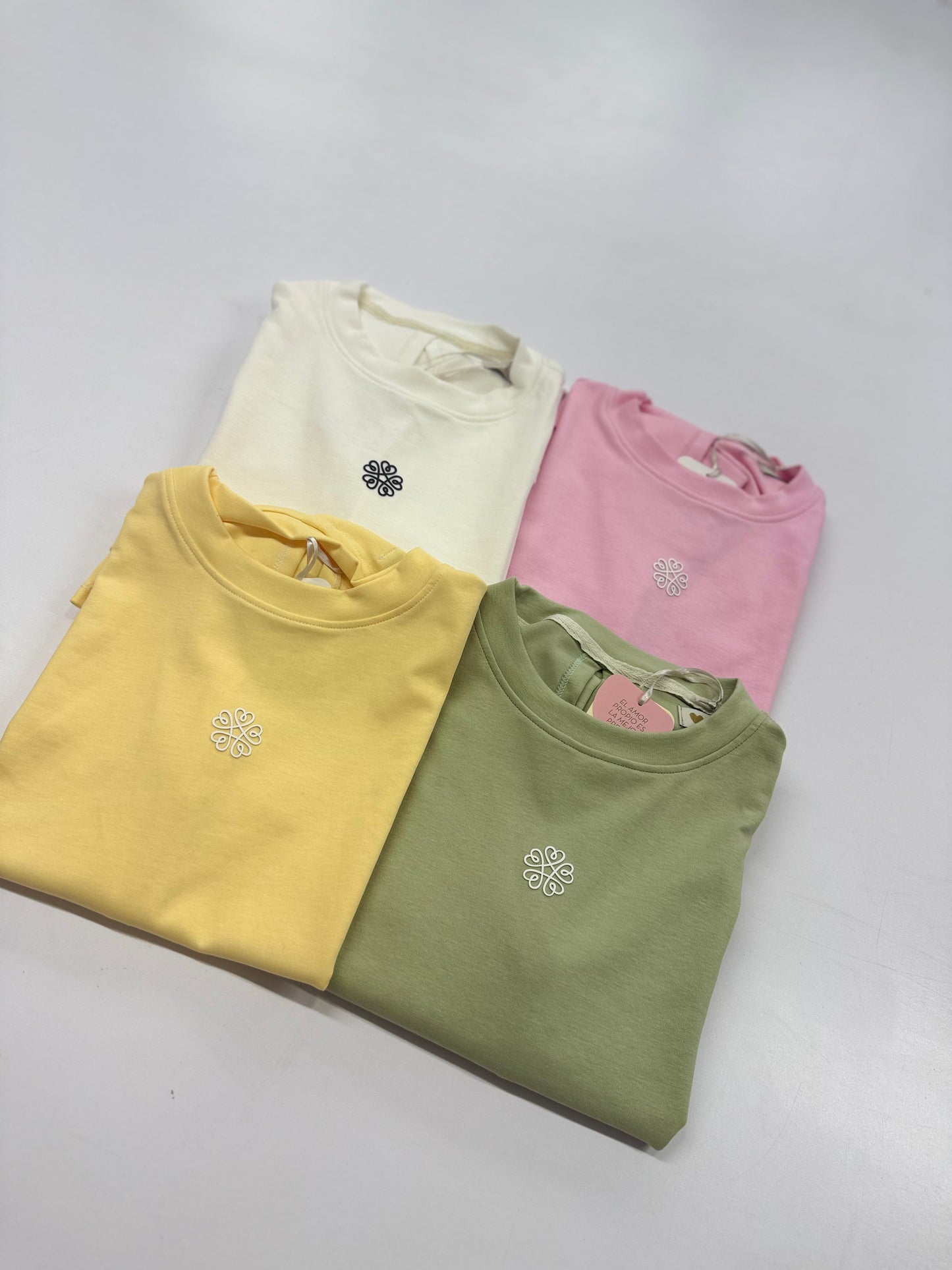 Camiseta con escote en la espalda-Ref. 198