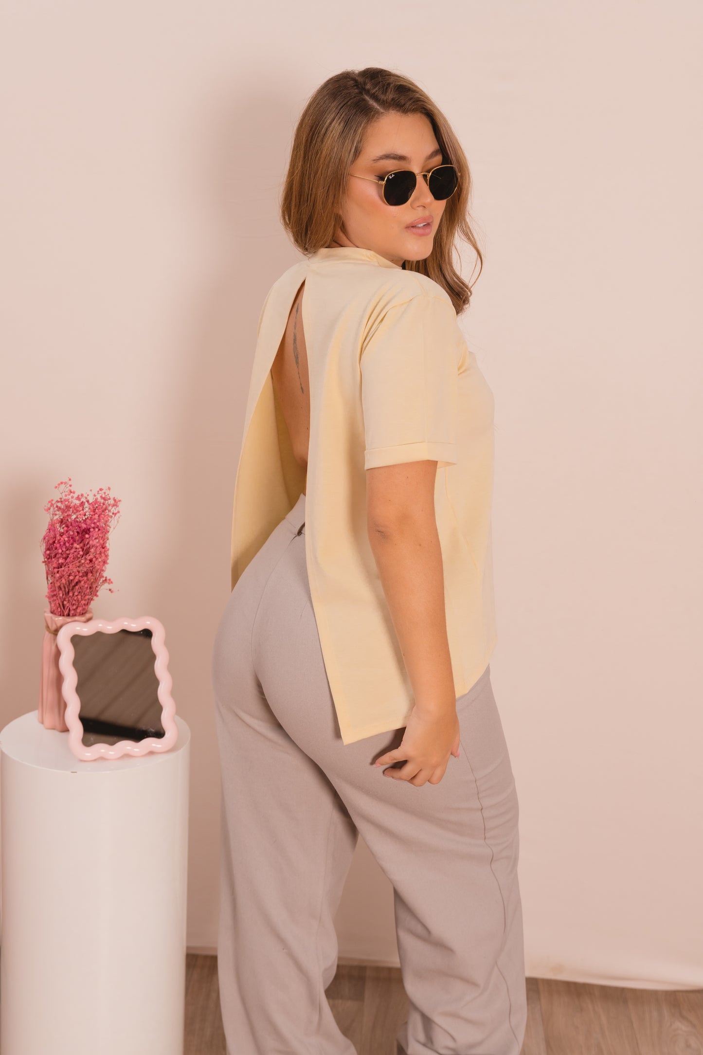 Camiseta con escote en la espalda-Ref. 198