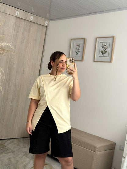 Camiseta con abertura adelante Ref.200
